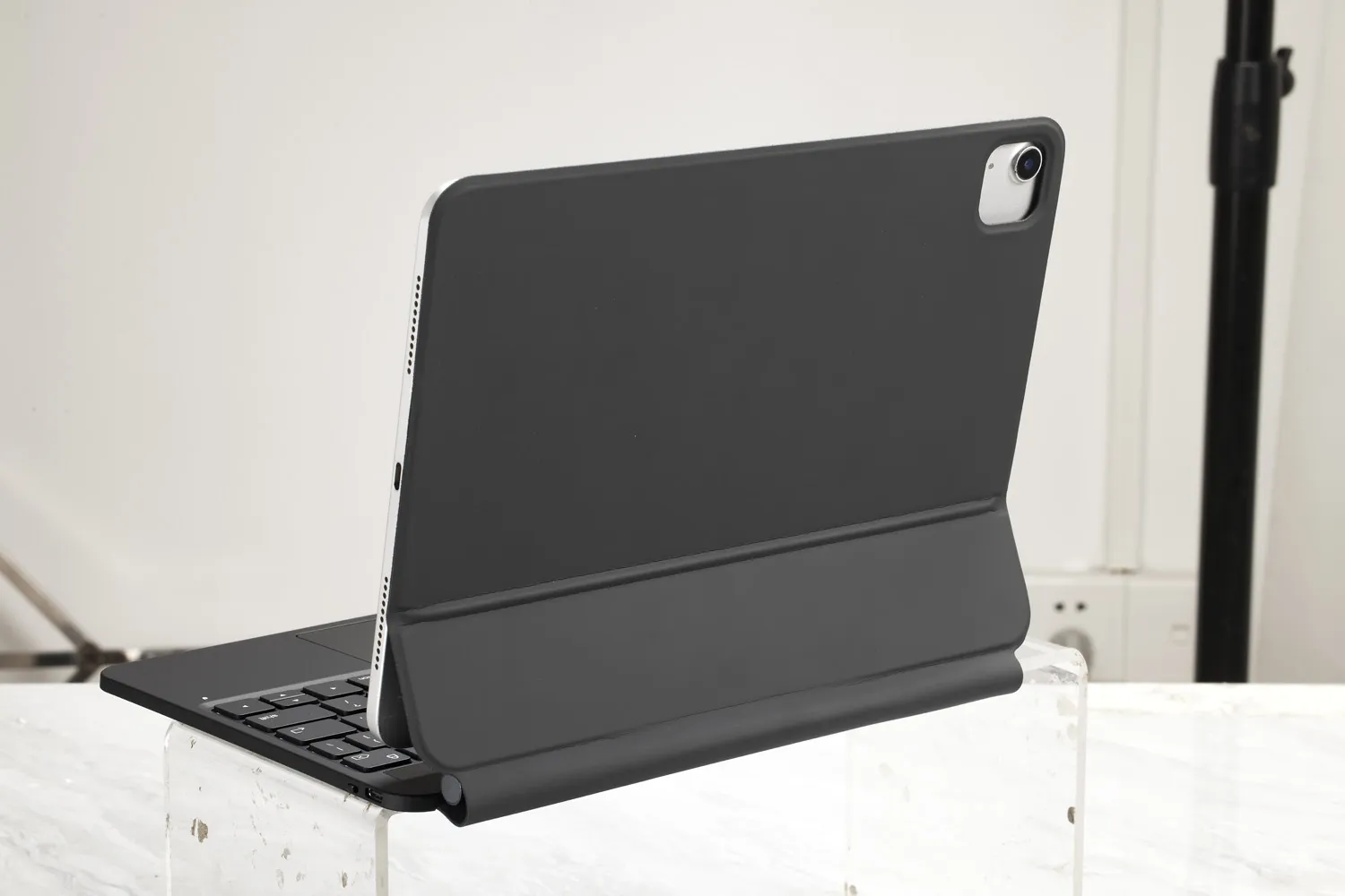 HQ934 Magnetic Bluetooth Leath